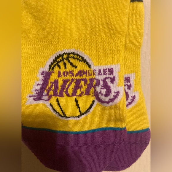 LEBRON JAMES SOCKS WITH LBJ SIGNATURE- STANCE KIDS YL 2-5.5 NBA NWT - Picture 2 of 4